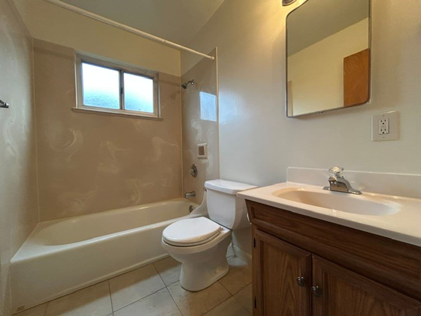 El Cerrito Apartment: 939 Lexington Ave.  #6