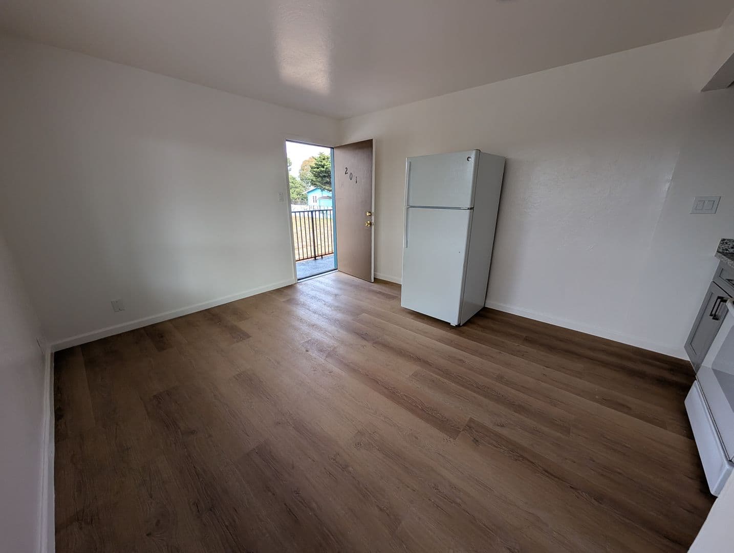 Berkeley Apartment: 1213 San Pablo Ave  #201
