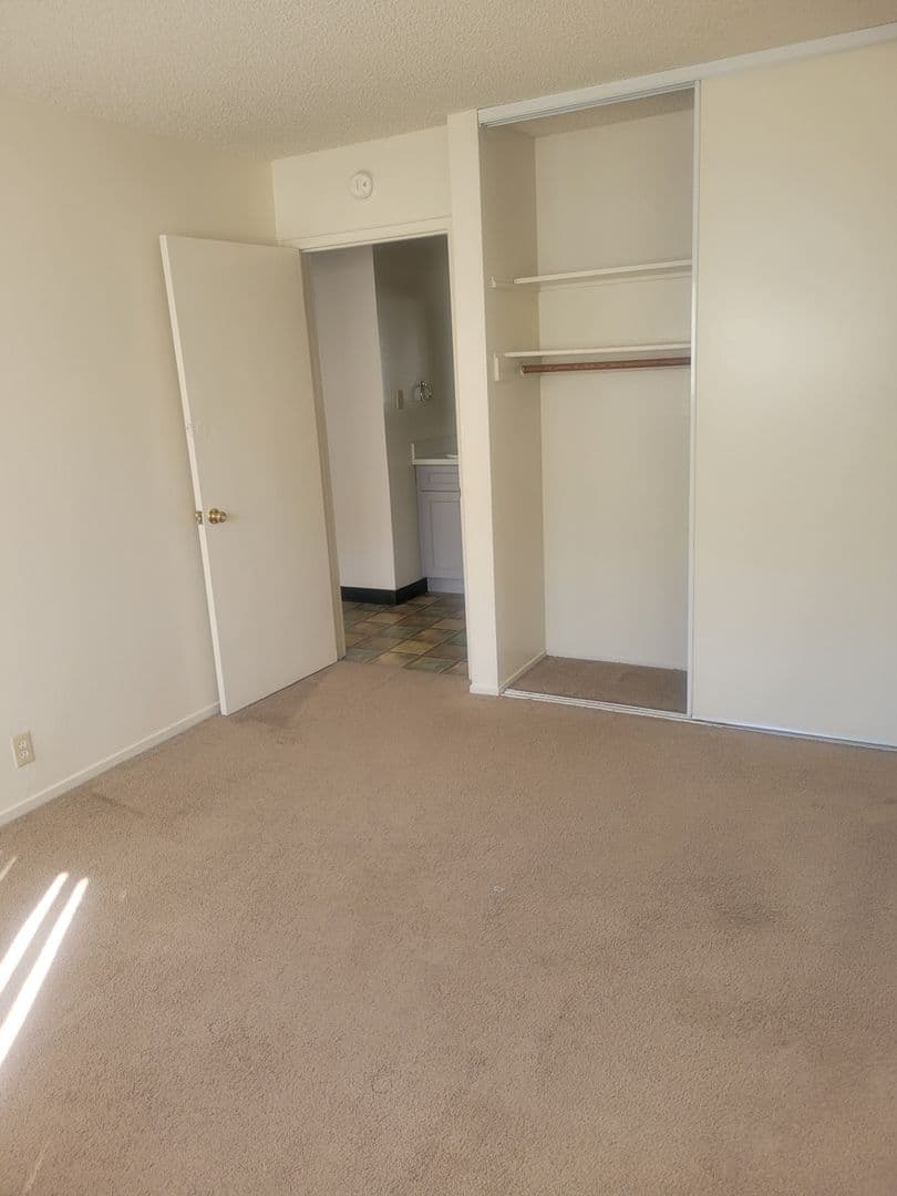 Berkeley Apartment: 2724 Channing Way
