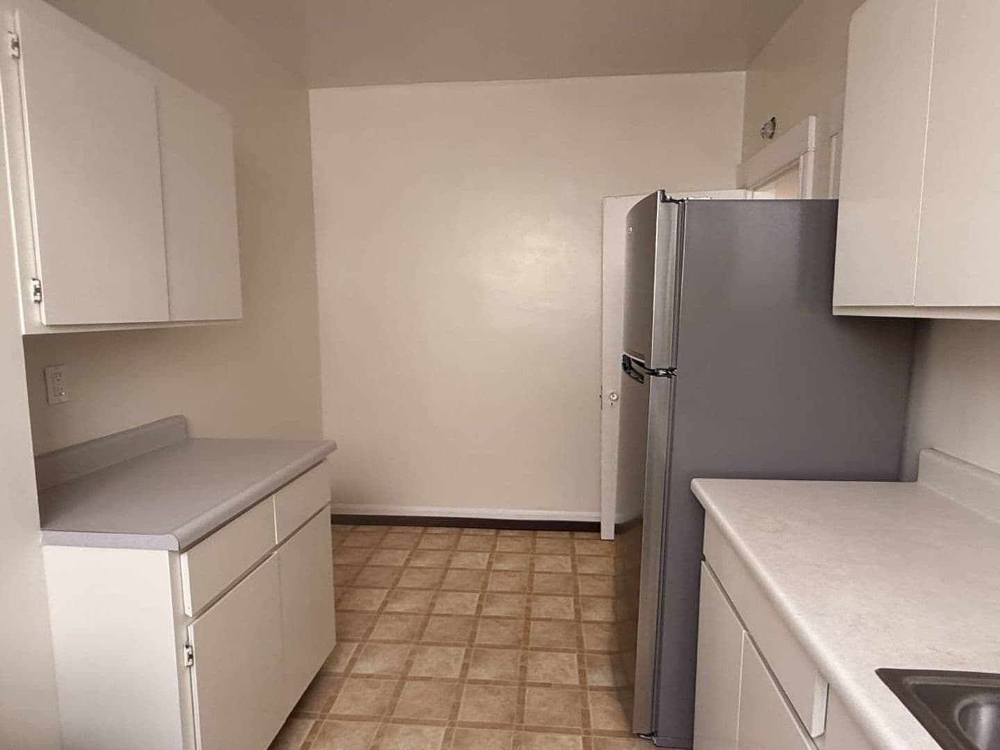 Berkeley Apartment: 2320 Haste St. Apt 1