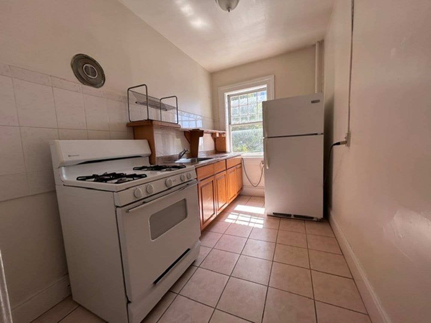 Berkeley Apartment: 2437 Shattuck Ave.  4