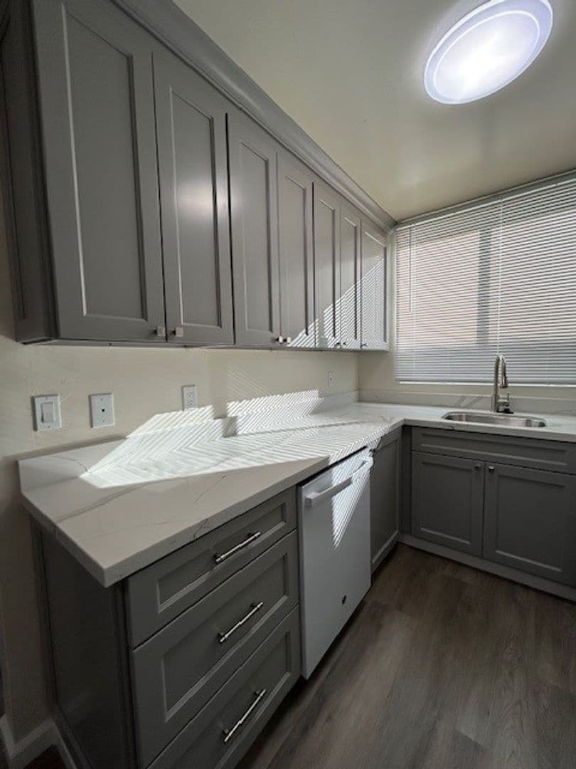 Berkeley Apartment: 2024 Vine Street Unit 1A