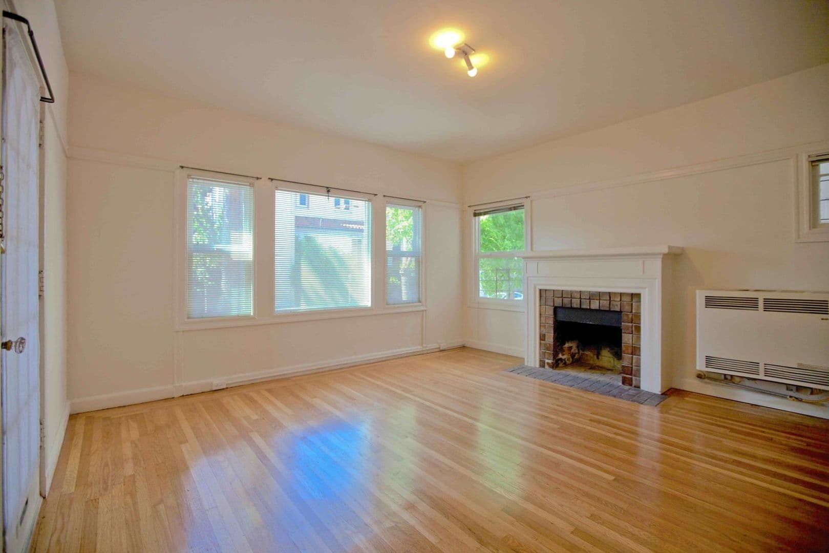 Berkeley Apartment: 2339 Prince St.
