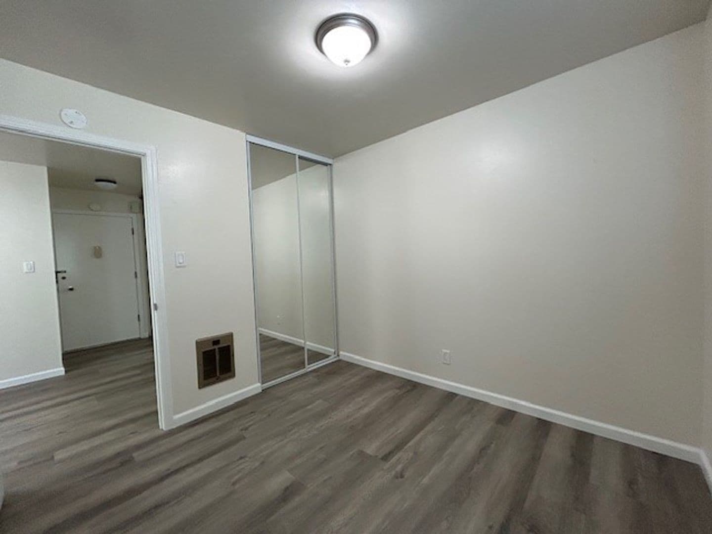 Berkeley Apartment: 2024 Vine Street Unit 1A