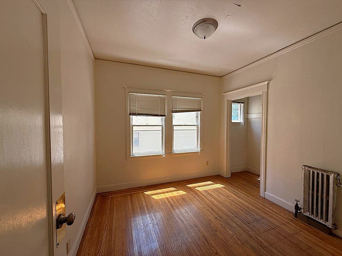 Berkeley Apartment: 2320 Haste St. Apt 12