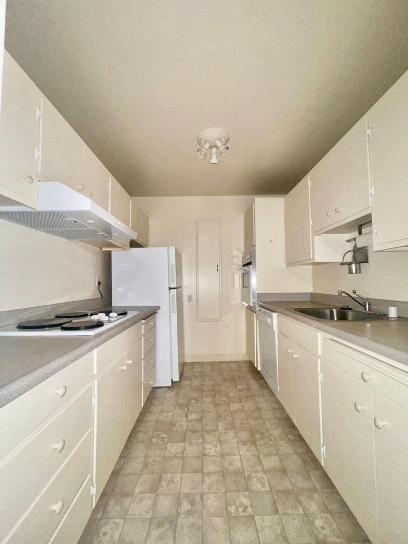Berkeley Apartment: 1550 Walnut St Apt 03