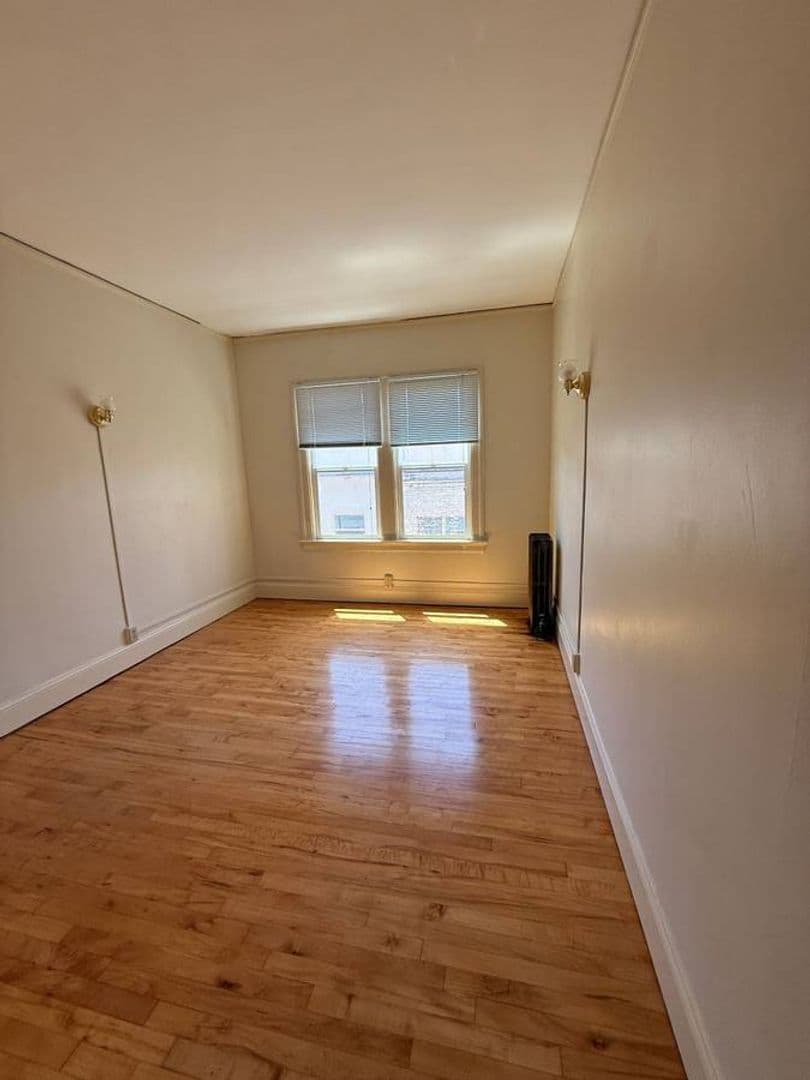 Berkeley Apartment: 2533 Durant Ave. Apt 2