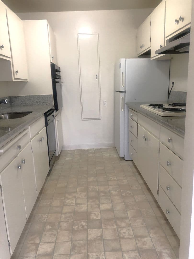 Berkeley Apartment: 1550 Walnut St Apt 01