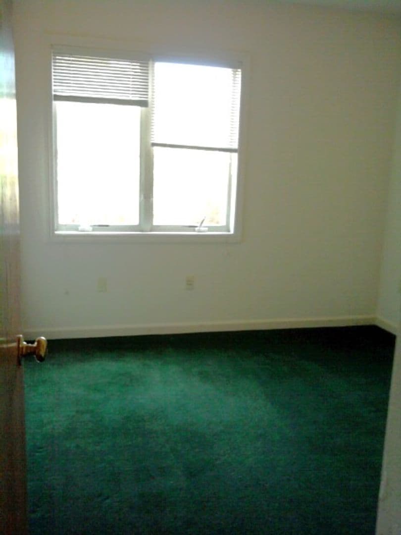 Berkeley Apartment: 2185 Dwight Way, Apt 3