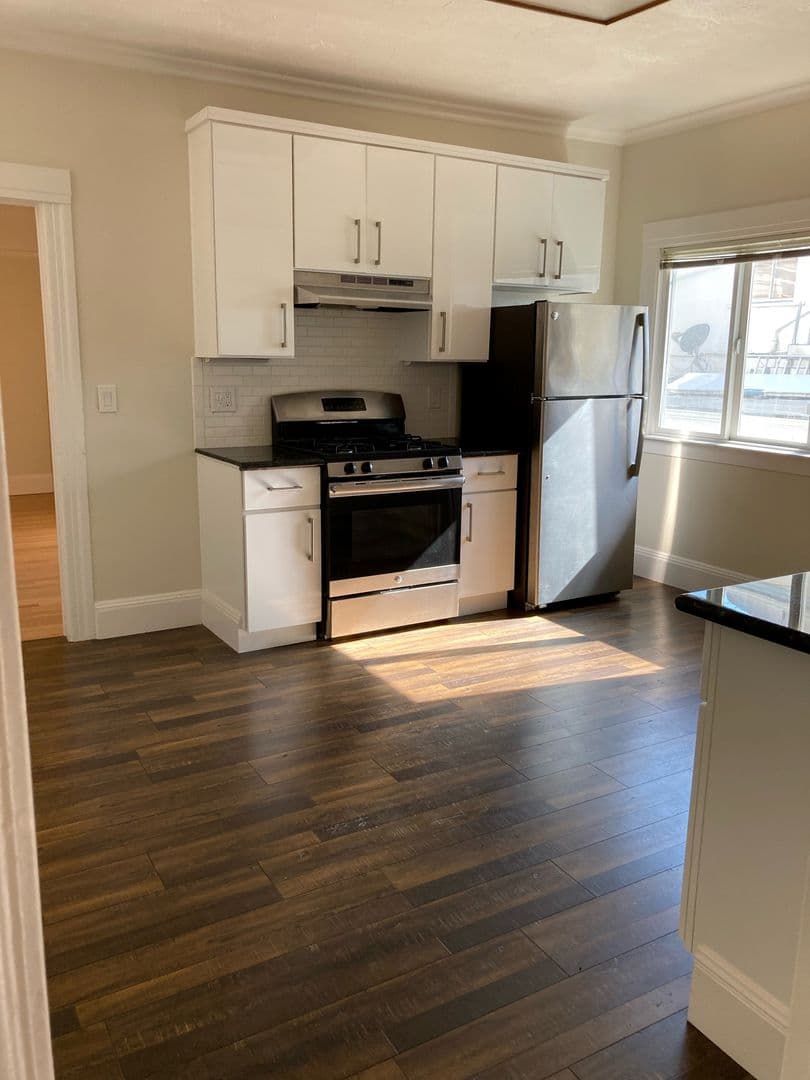 Berkeley Apartment: 2109 Cedar Street Apt B