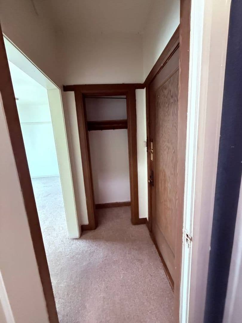 Berkeley Apartment: 2322 Haste St. Apt 27
