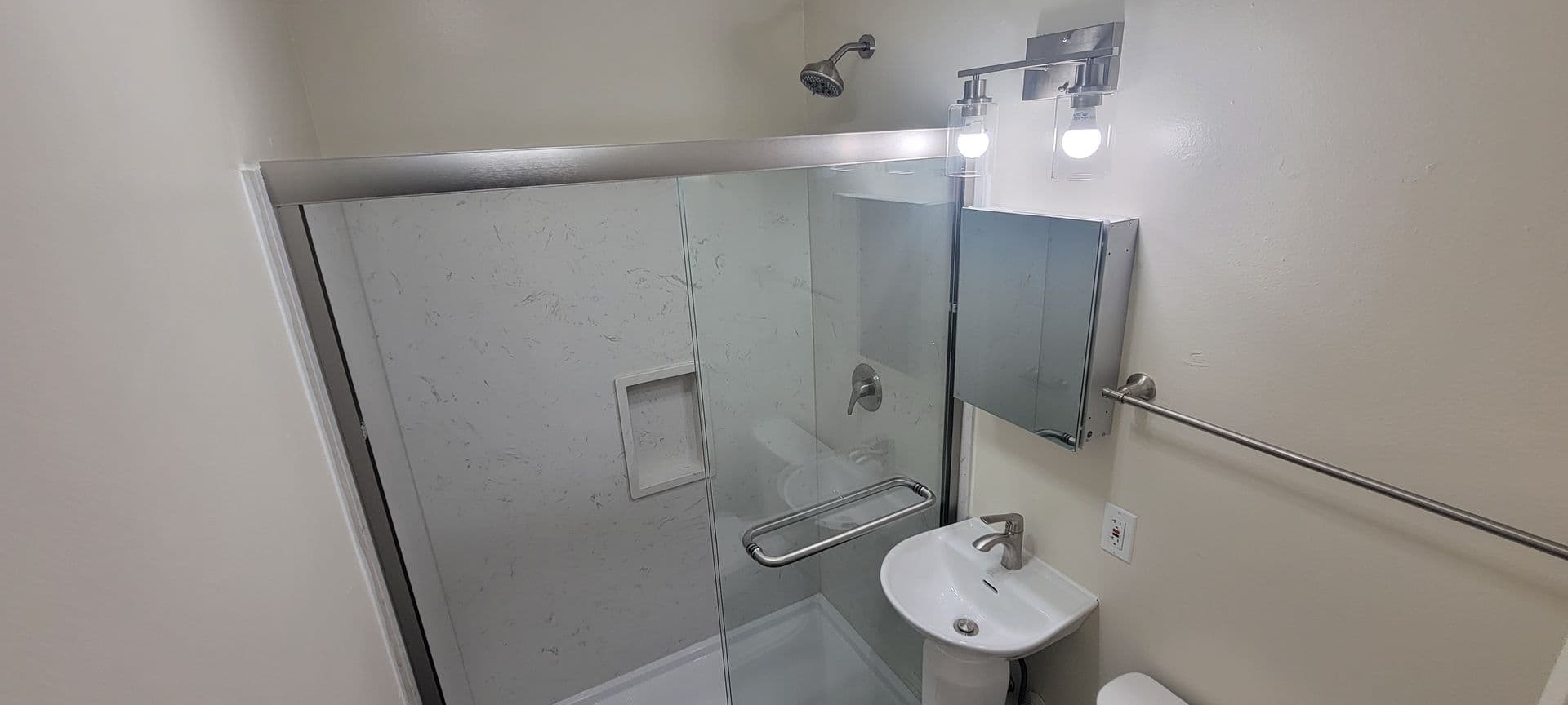 Berkeley Apartment: 1932 Haste St. Apt 9