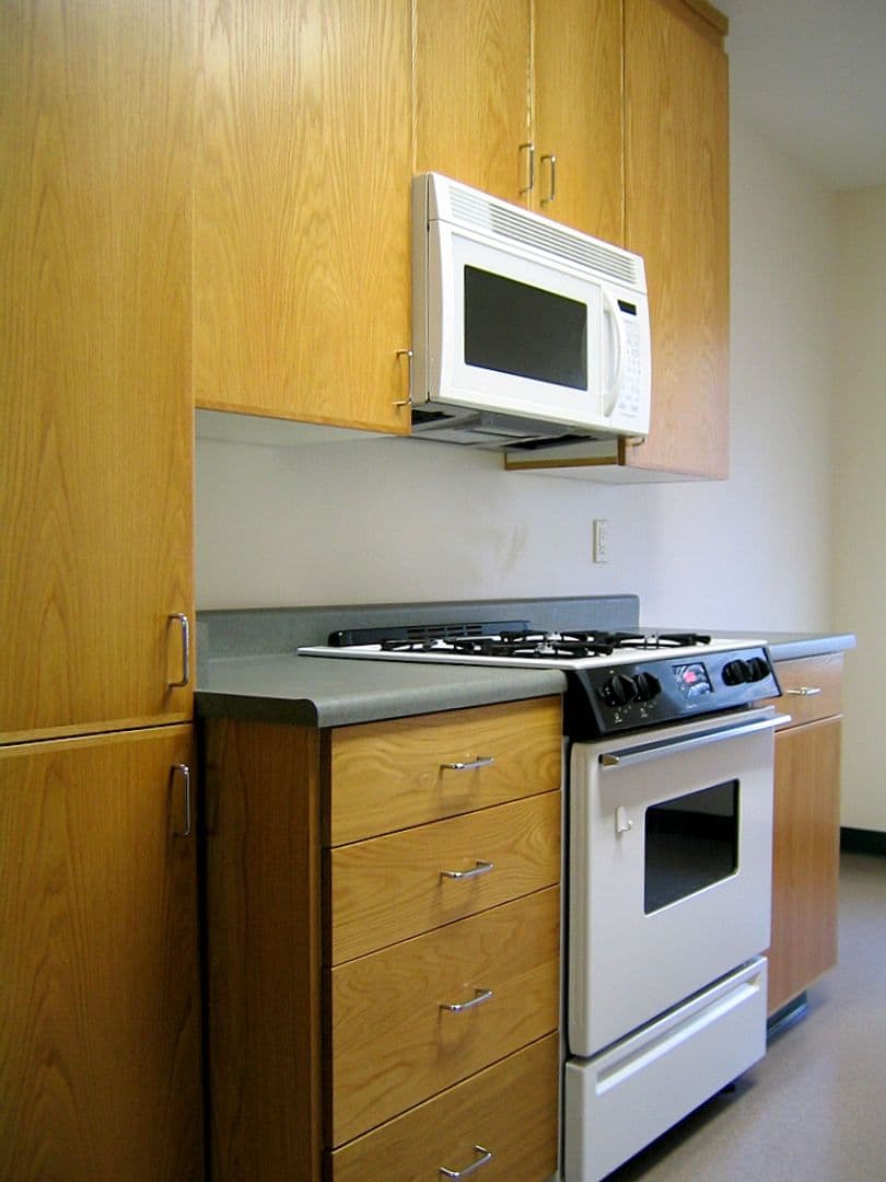 Berkeley Apartment: 2175 Dwight Way, Apt 1