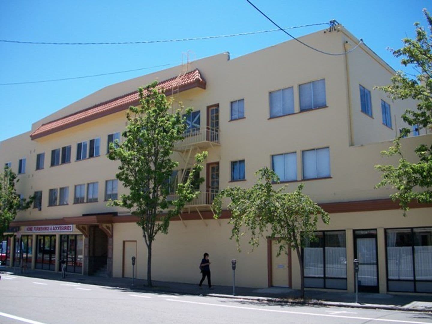Berkeley Apartment: 1988 California St. Apt 57