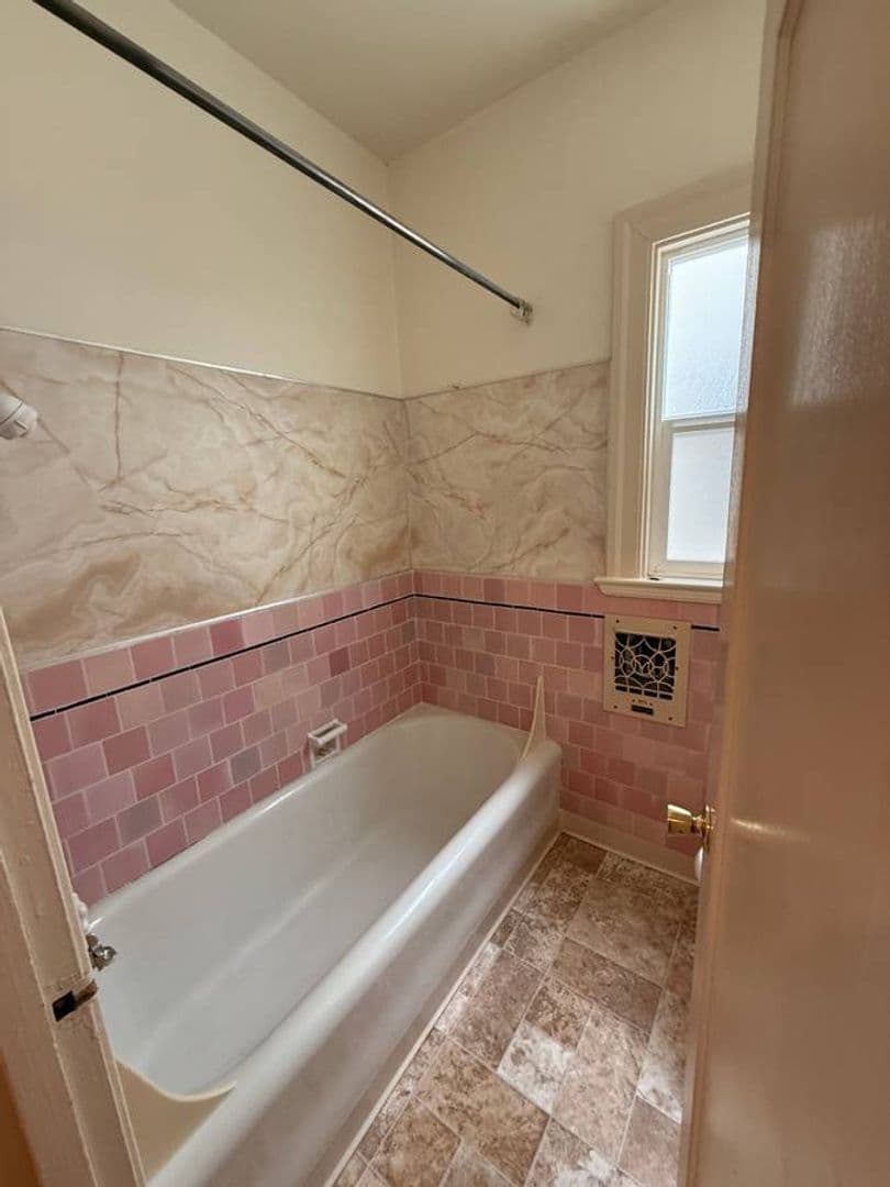 Berkeley Apartment: 2533 Durant Ave. Apt 23