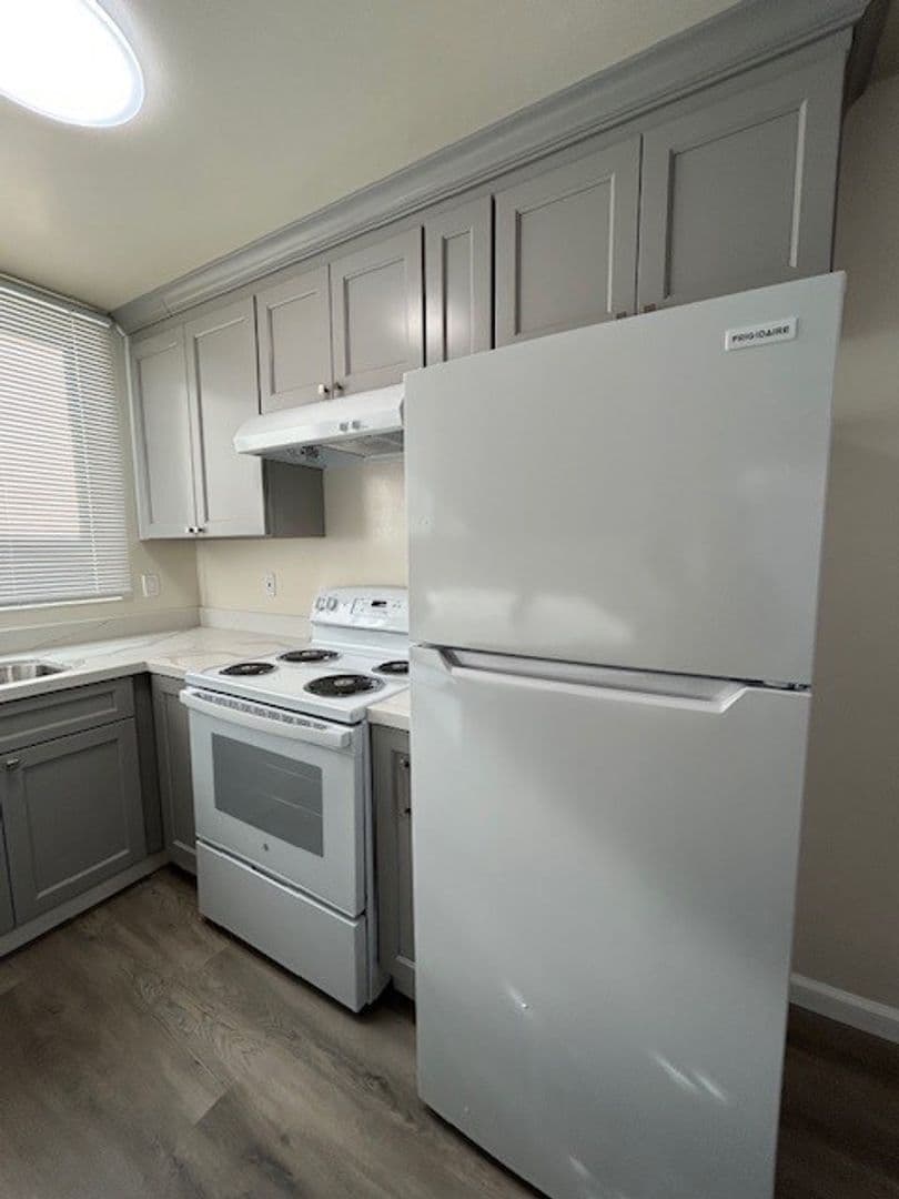 Berkeley Apartment: 2024 Vine Street Unit 1A