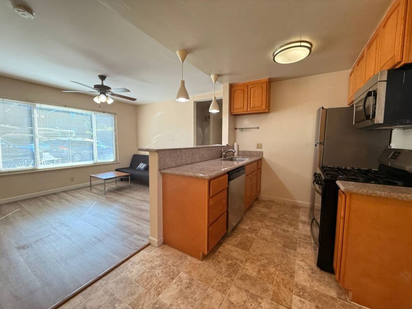 Berkeley Apartment: 2140 Roosevelt Avenue
