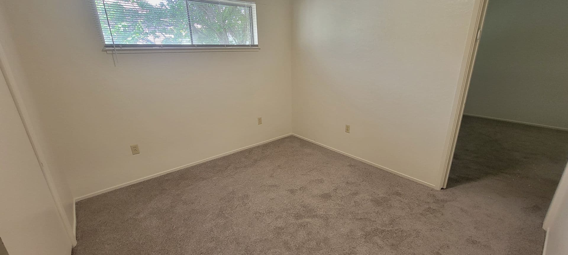 Berkeley Apartment: 1932 Haste St. Apt 9