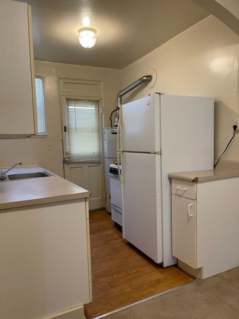 Berkeley Apartment: 2609 Sacramento Street