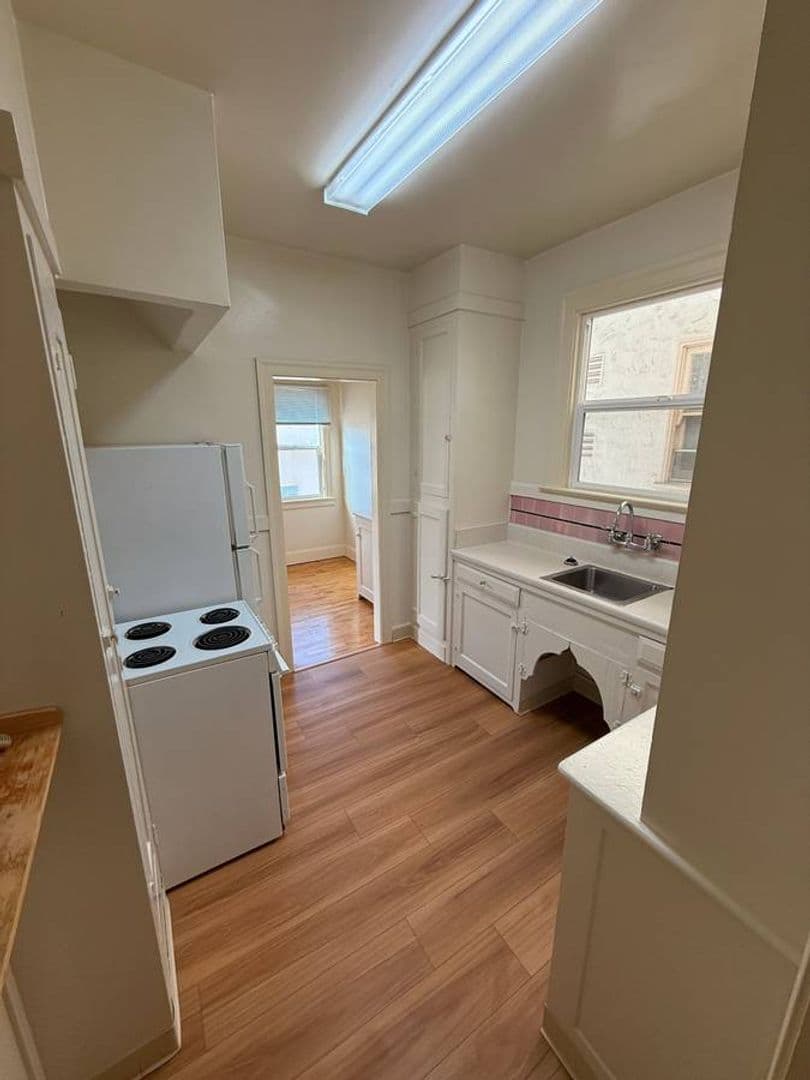 Berkeley Apartment: 2533 Durant Ave. Apt 2