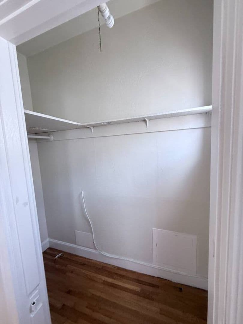 Berkeley Apartment: 2320 Haste St. Apt 9