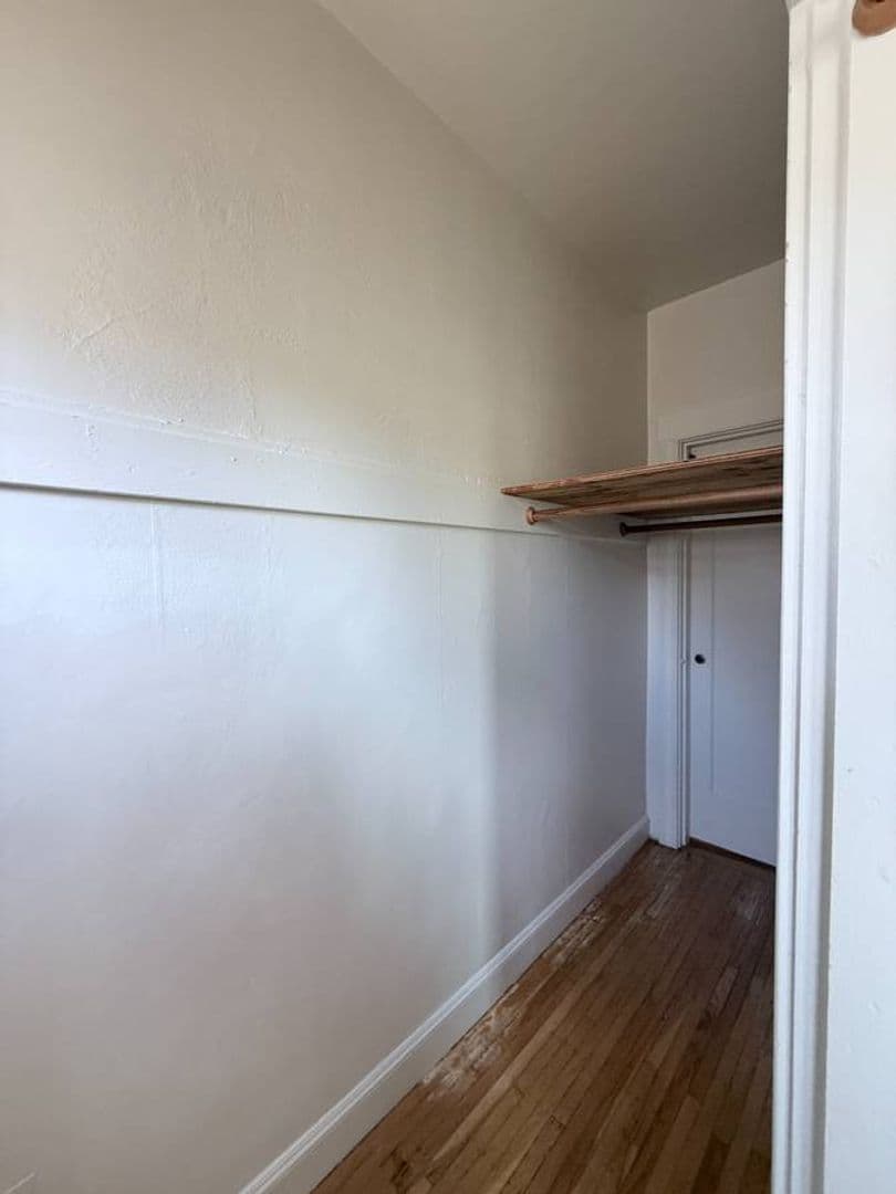 Berkeley Apartment: 2320 Haste St. Apt 18