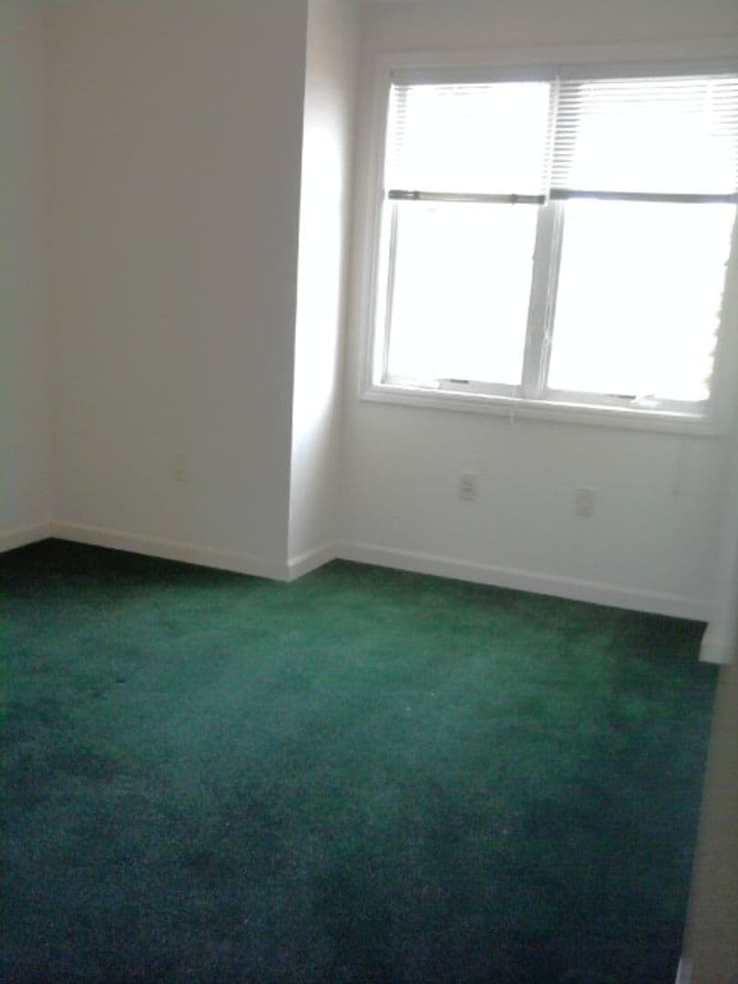 Berkeley Apartment: 2185 Dwight Way, Apt 3