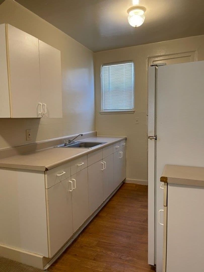 Berkeley Apartment: 2609 Sacramento Street