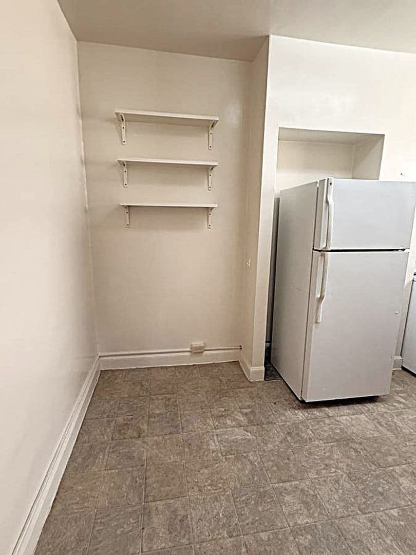 Berkeley Apartment: 2320 Haste St. Apt 12
