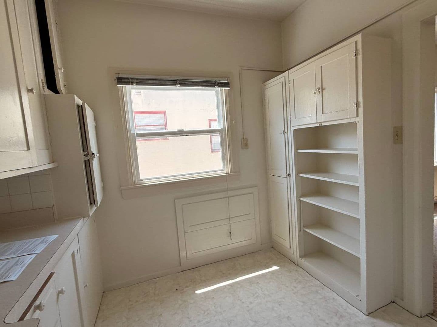 Berkeley Apartment: 2322 Haste St. Apt 27