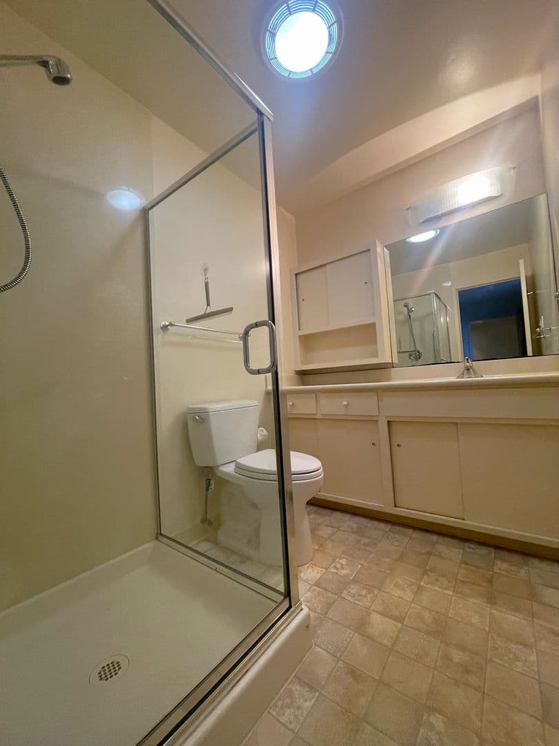 Berkeley Apartment: 1550 Walnut St Apt 03