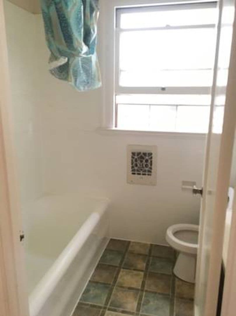 Berkeley Apartment: 2533 Durant Ave. Apt 36