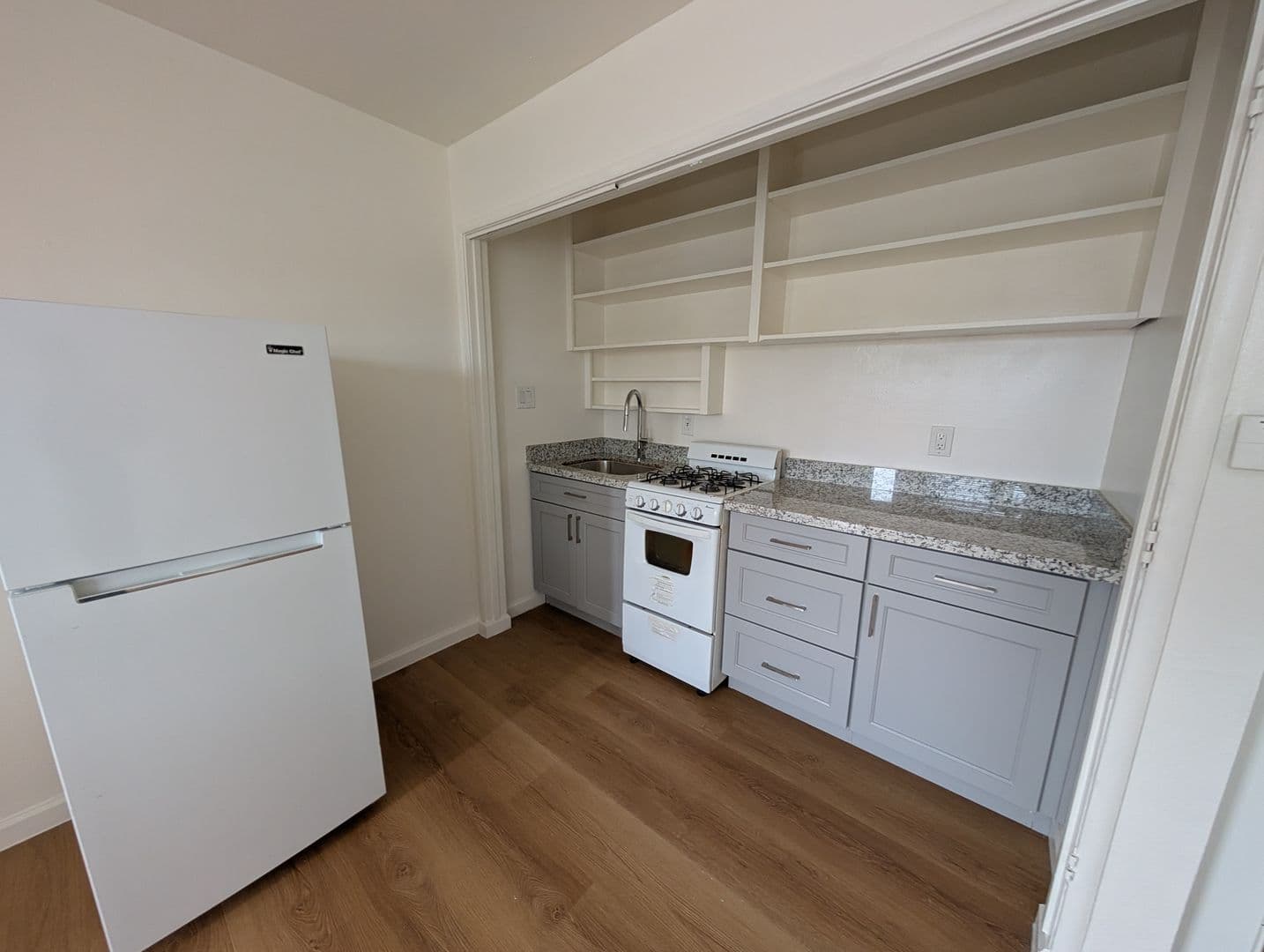 Berkeley Apartment: 1213 San Pablo Ave  #103