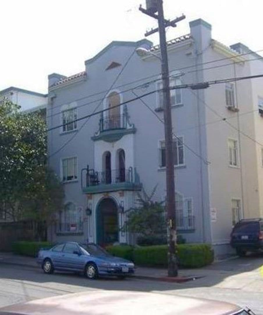 Berkeley Apartment: 2322 Haste St. Apt 27