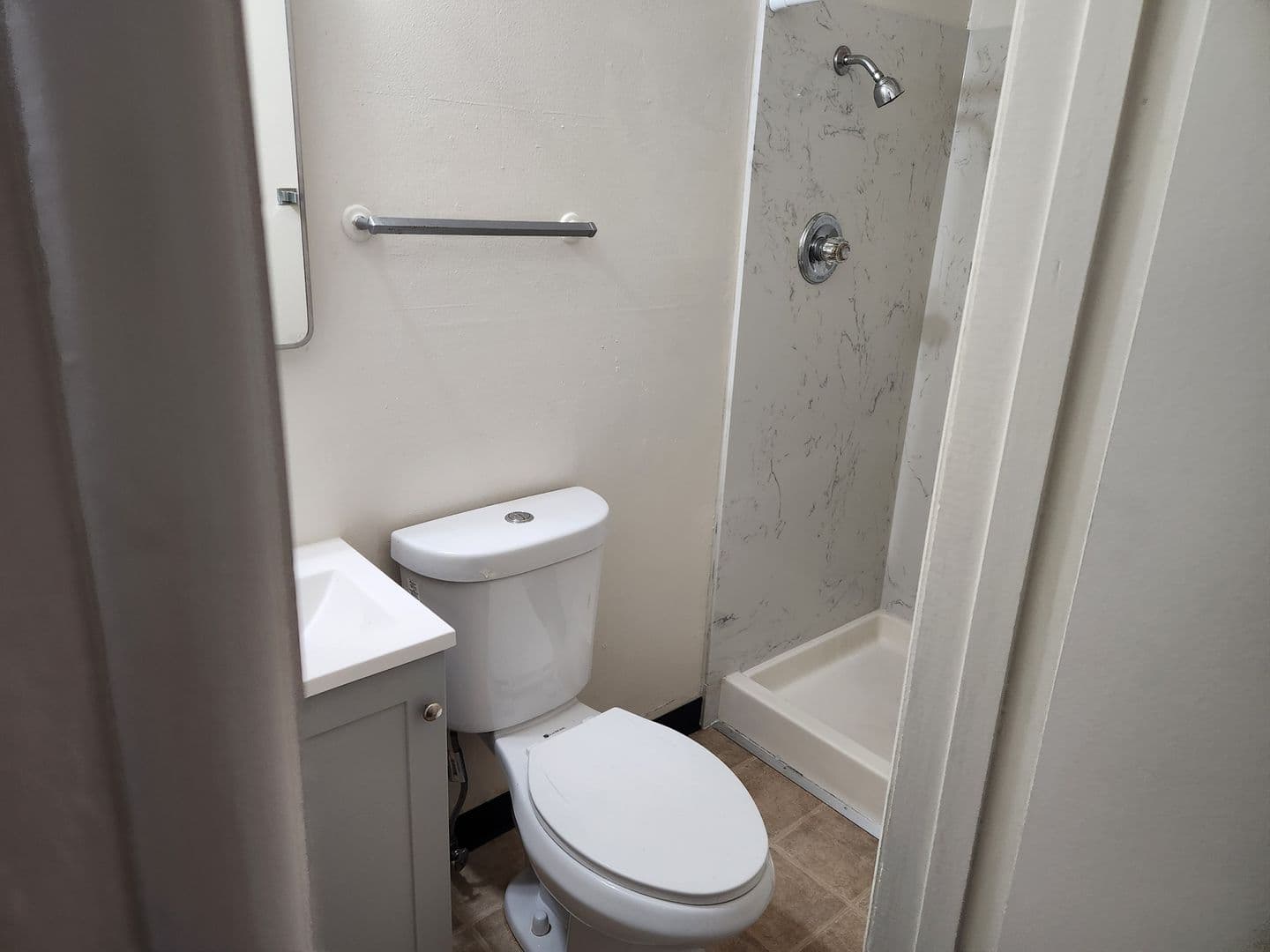Berkeley Apartment: 2115 Haste St, Apt 208
