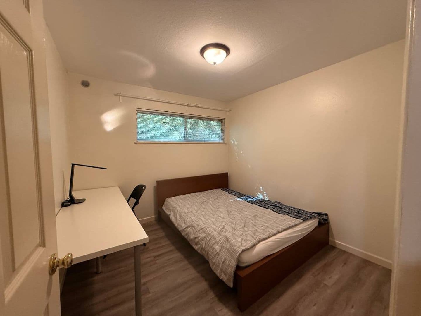 Berkeley Apartment: 2140 Roosevelt Avenue
