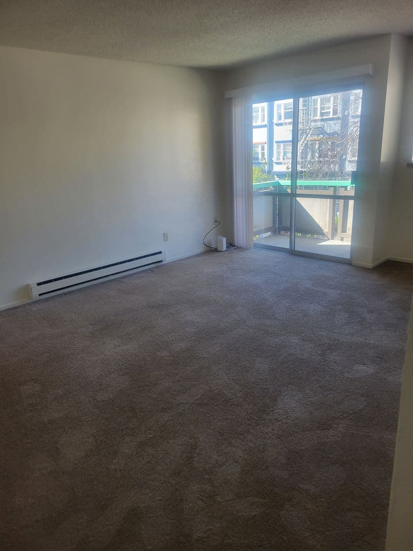 Berkeley Apartment: 2724 Channing Way