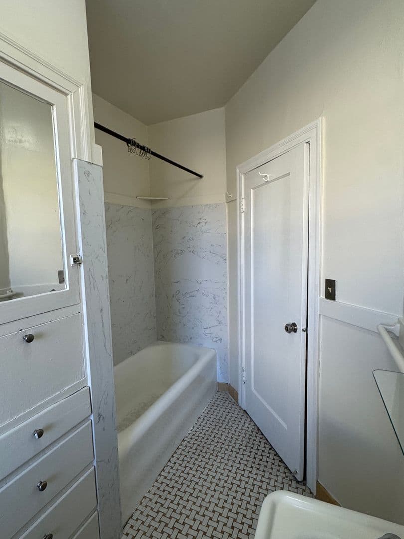 Berkeley Apartment: 1681 Scenic Ave.