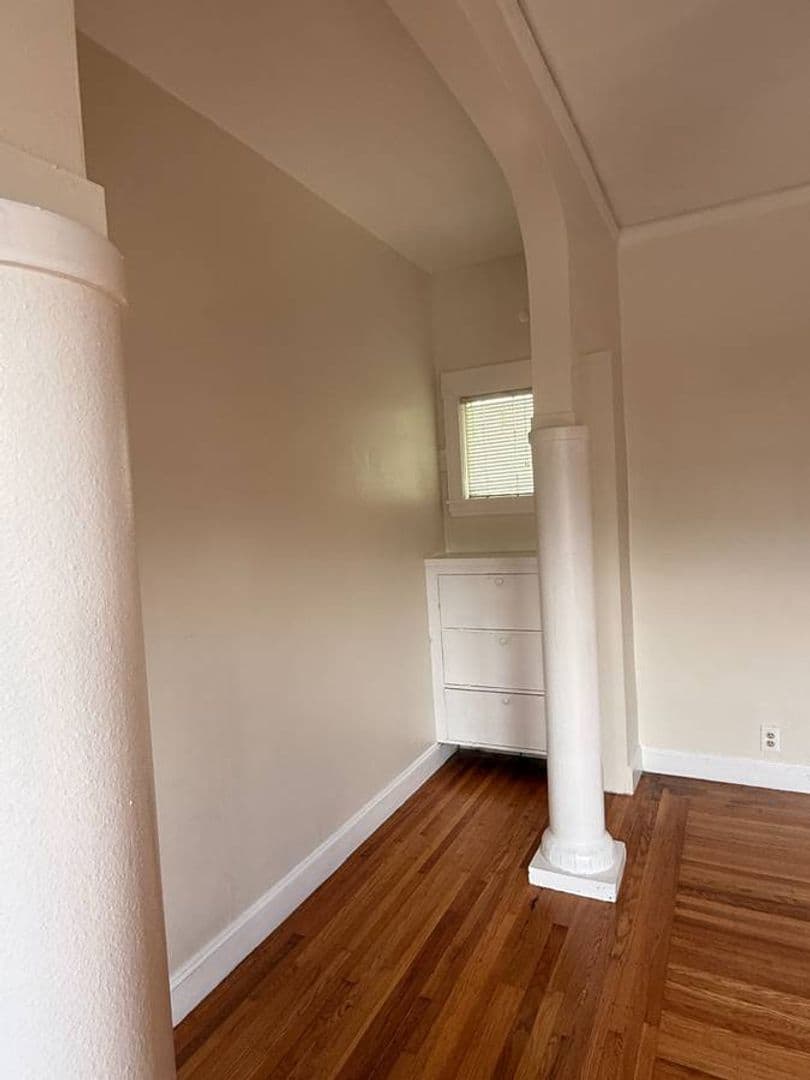 Berkeley Apartment: 2320 Haste St. Apt 1