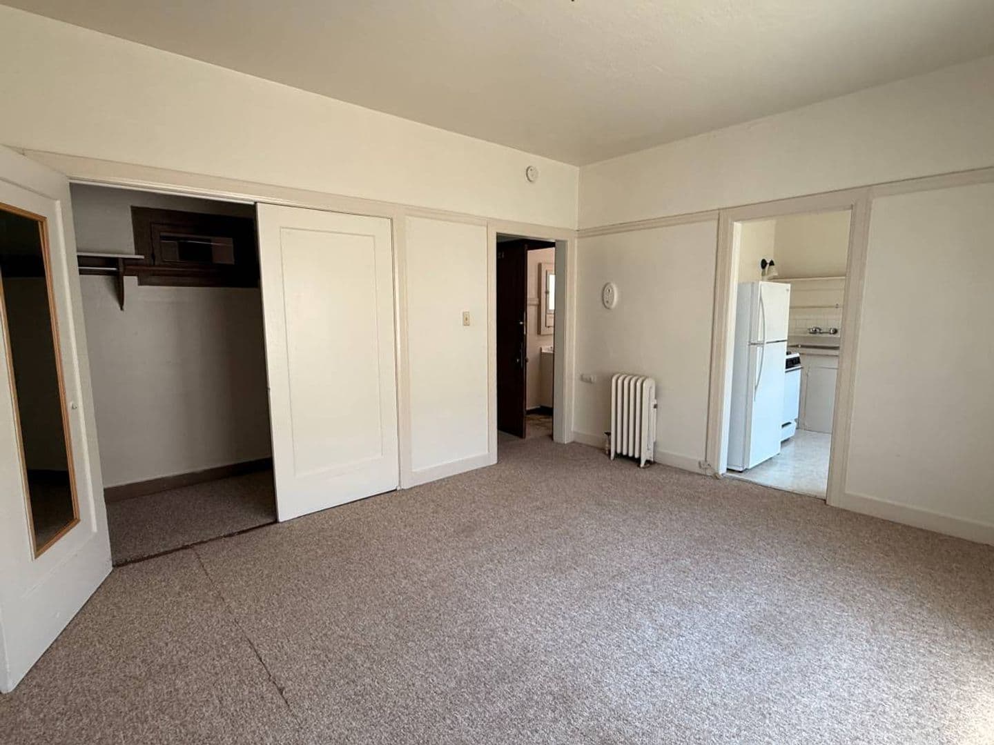 Berkeley Apartment: 2322 Haste St. Apt 27