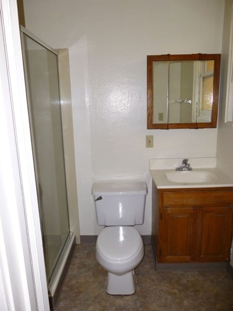 Berkeley Apartment: 1716 University Ave Apt 20