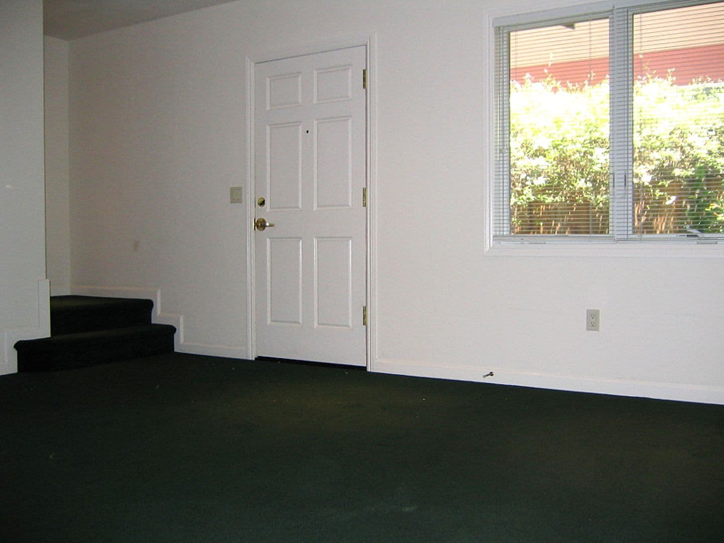 Berkeley Apartment: 2175 Dwight Way, Apt 1