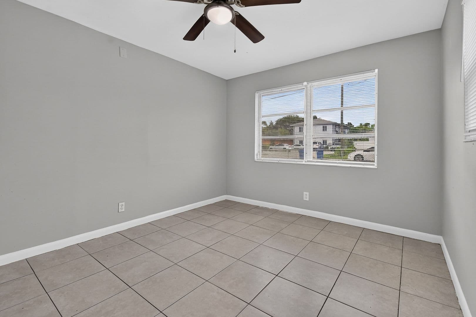 Riviera Beach House: 1037 W 28Th St