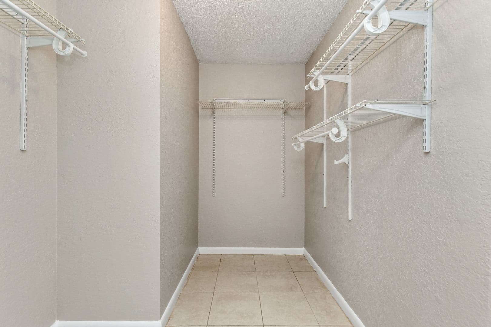 Lauderhill House: 2130 NW 58th Ave #25-C