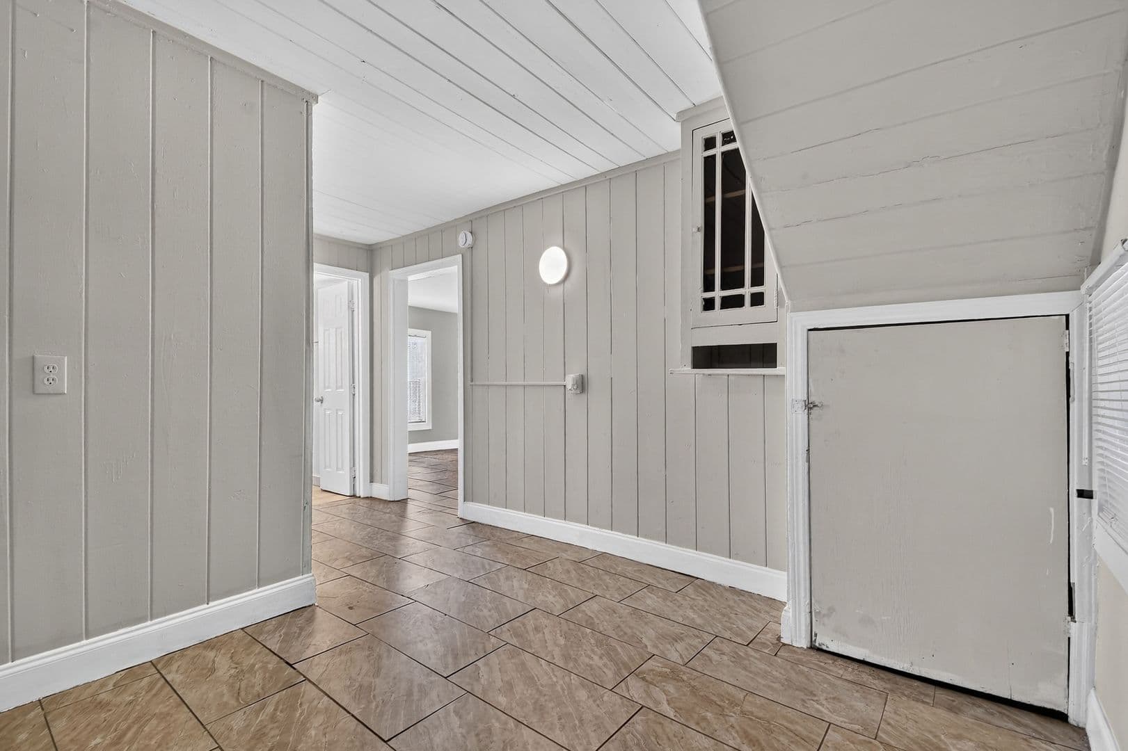 West Palm Beach Apartment: 885 7th St