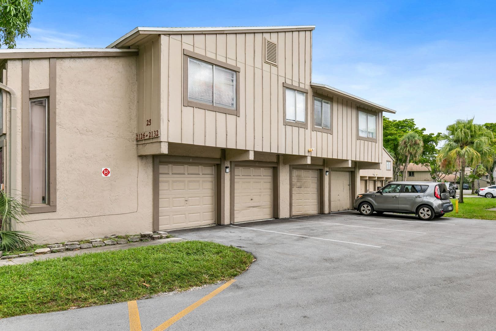 Lauderhill House: 2130 NW 58th Ave #25-C