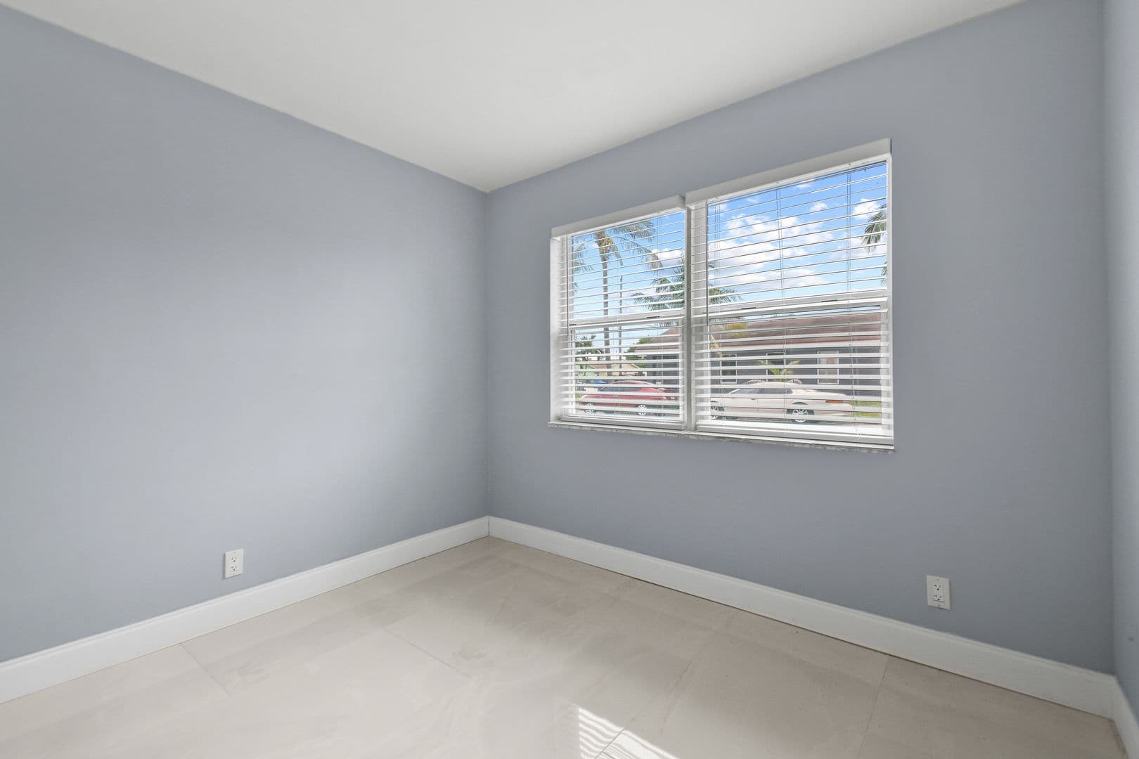 Riviera Beach Apartment: 968 W 9th St