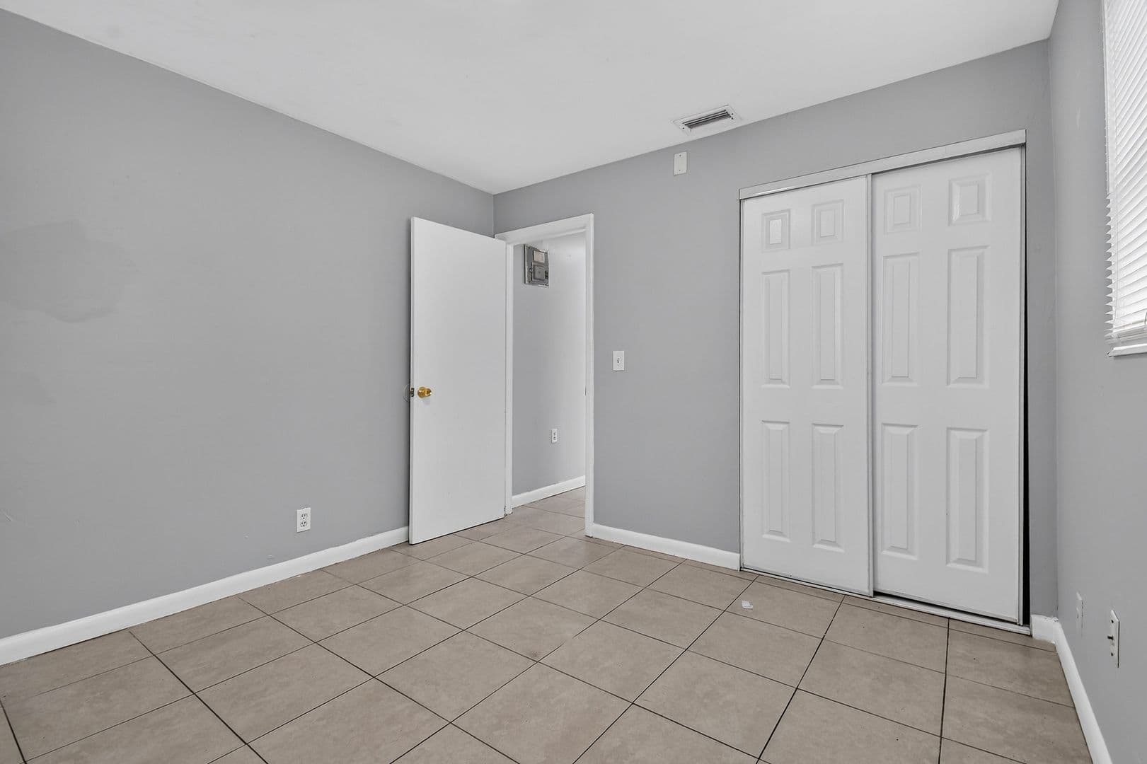 Riviera Beach House: 1037 W 28Th St