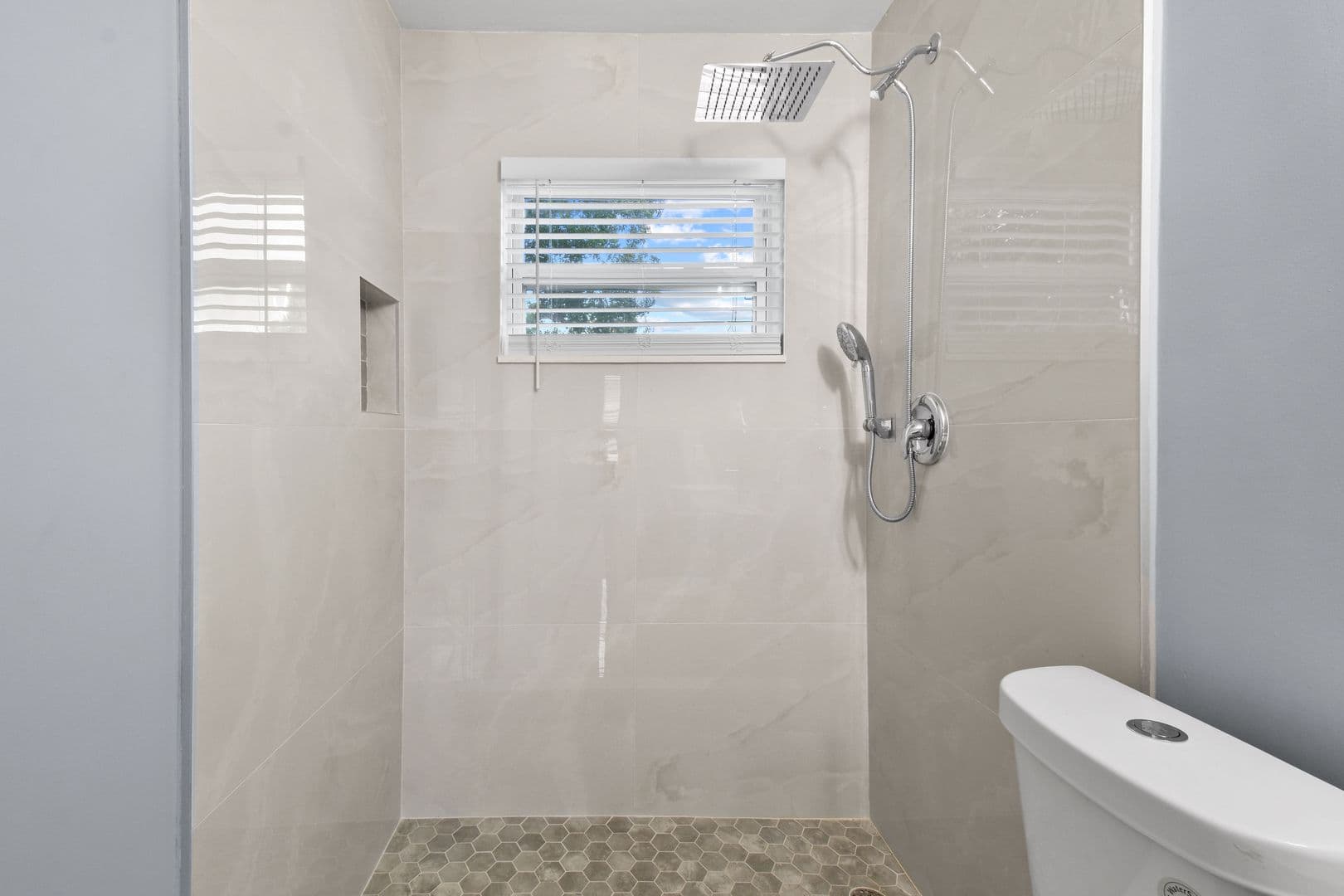 Riviera Beach Apartment: 968 W 9th St