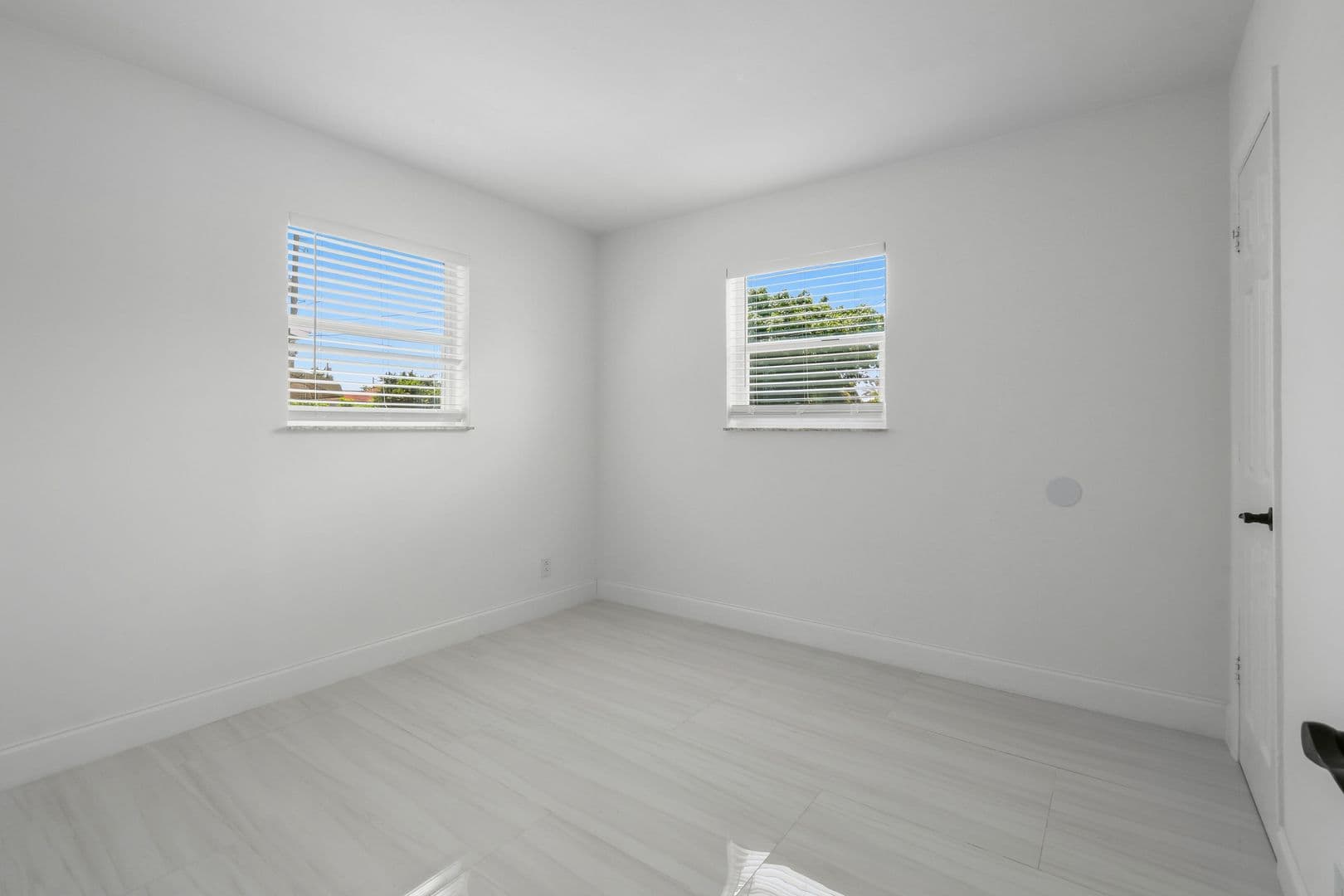 Riviera Beach Apartment: 968 W 9th St